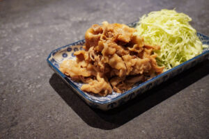 Read more about the article 《NIKUYOROZU》<br>【レシピ】オリジナルタレで時短！定番「生姜焼き」の作り方