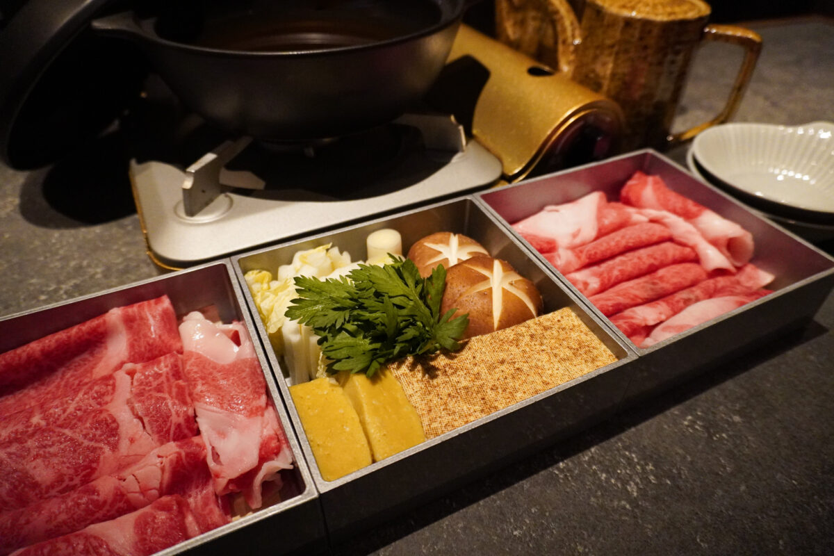 「すき焼きの日」は、精肉店を併設した肉料理専門店『かまど焼 NIKUYOROZU』で本格的な味わいを楽しみませんか？
