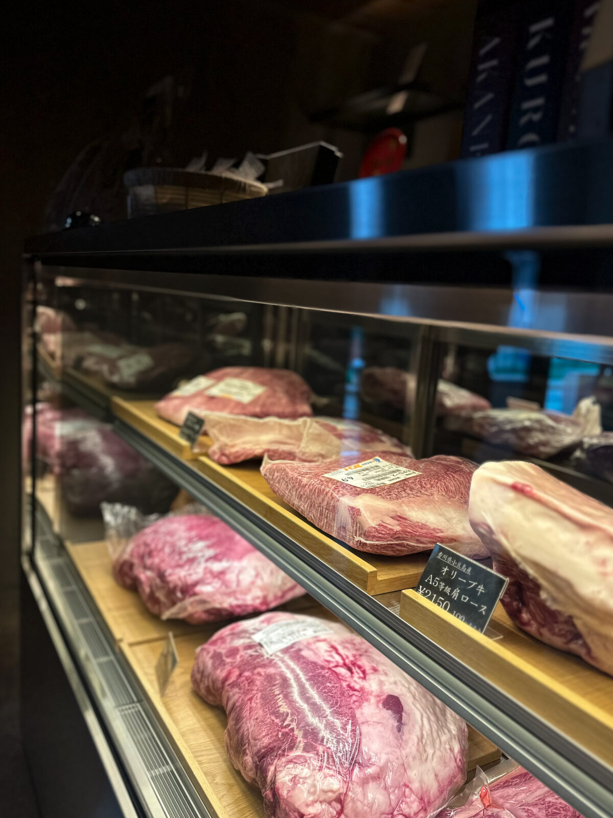 『かまど焼 NIKUYOROZU』精肉店で国産ブランド肉を量り売りで販売中！