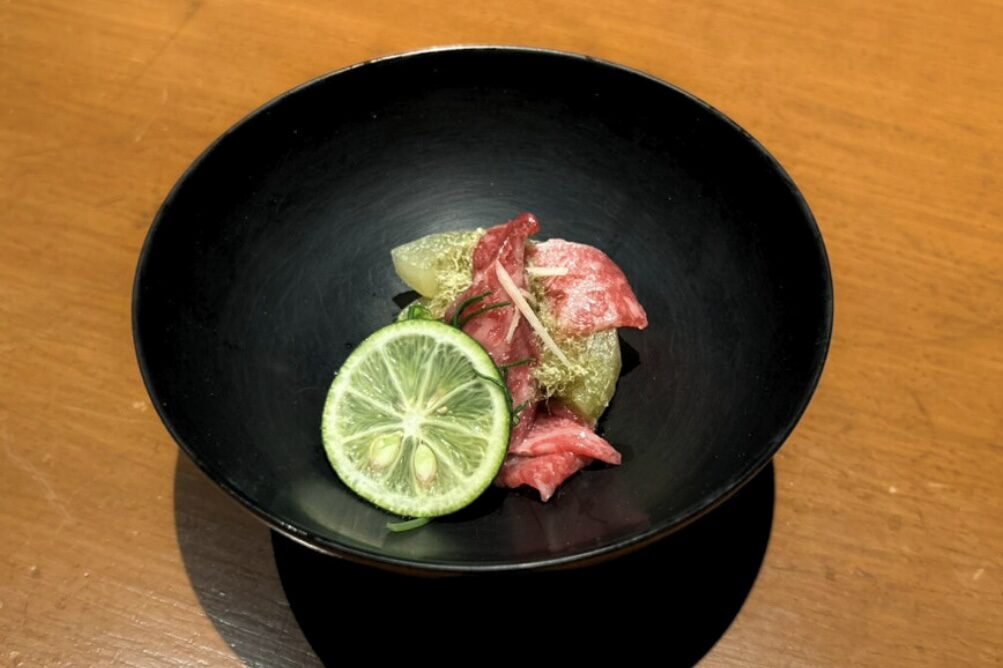 あなたが現在見ているのは 《神楽坂 囲炉裏 肉よろず》<br>春のリブとろ椀しゃぶをご提供中!