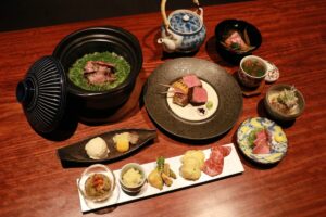 投稿についてもっと詳しく 《かまど焼 NIKUYOROZU》<br>旬の夏野菜で彩る「薪と肉 伝統を紡ぐ和のコース」が登場！