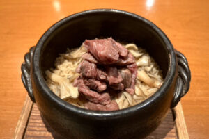 投稿についてもっと詳しく 《神楽坂 囲炉裏 肉よろず》<br>秋の土鍋ご飯が新登場！