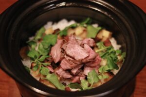 投稿についてもっと詳しく 《かまど焼 NIKUYOROZU》<br>秋野菜を使った前菜と土鍋ご飯