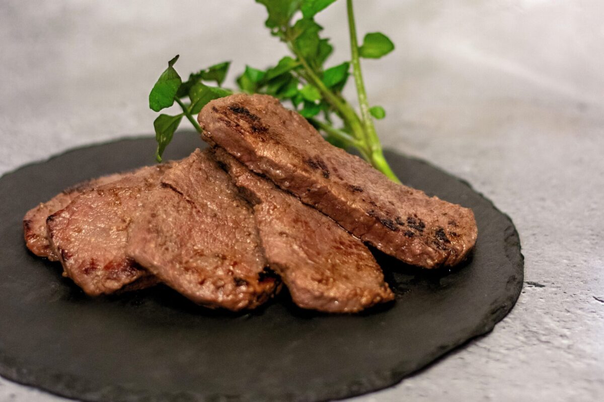 精肉ギフトのオンラインストア『NIKUYOROZU®』にて、新年の食卓を彩る“お肉の福袋”「肉袋2026」予約販売開始！