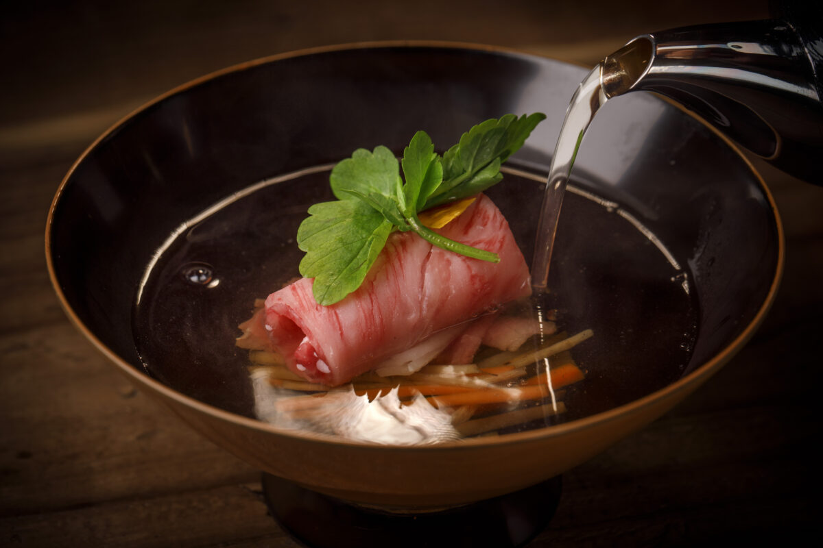 あなたが現在見ているのは 《神楽坂 囲炉裏 肉よろず》<br>年末年始の営業についてのお知らせ