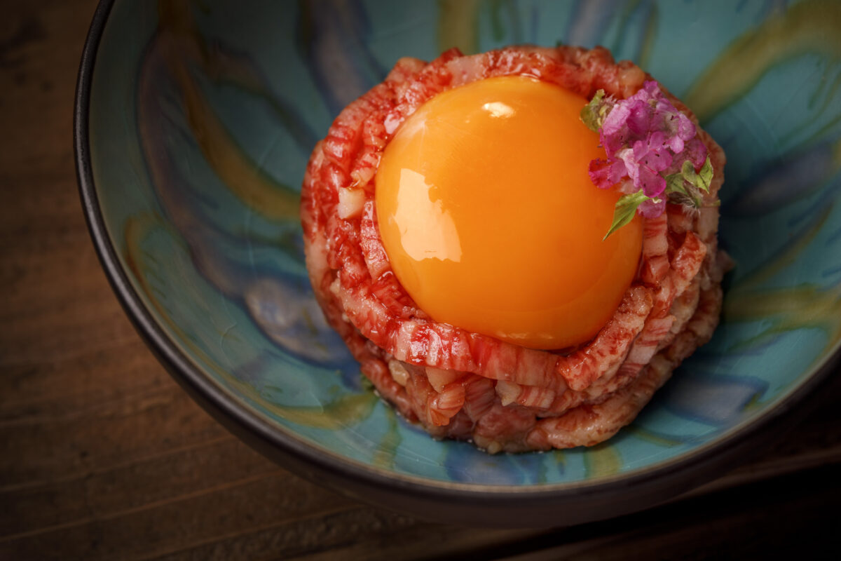 あなたが現在見ているのは 《神楽坂 囲炉裏 肉よろず》<br>神楽坂で過ごす、特別なバレンタインの夜