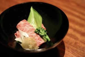 投稿についてもっと詳しく 《かまど焼 NIKUYOROZU》<br>春の息吹を感じる「リブとろ椀しゃぶ」